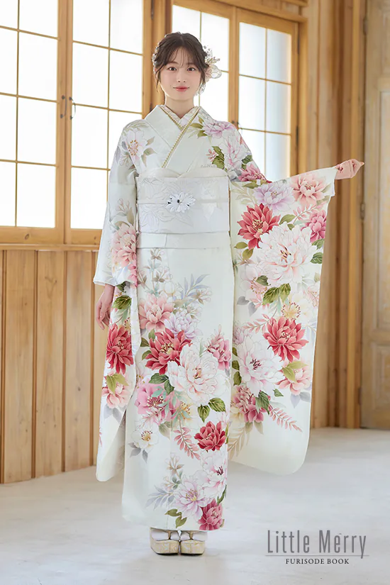 白地に花柄の新作振袖